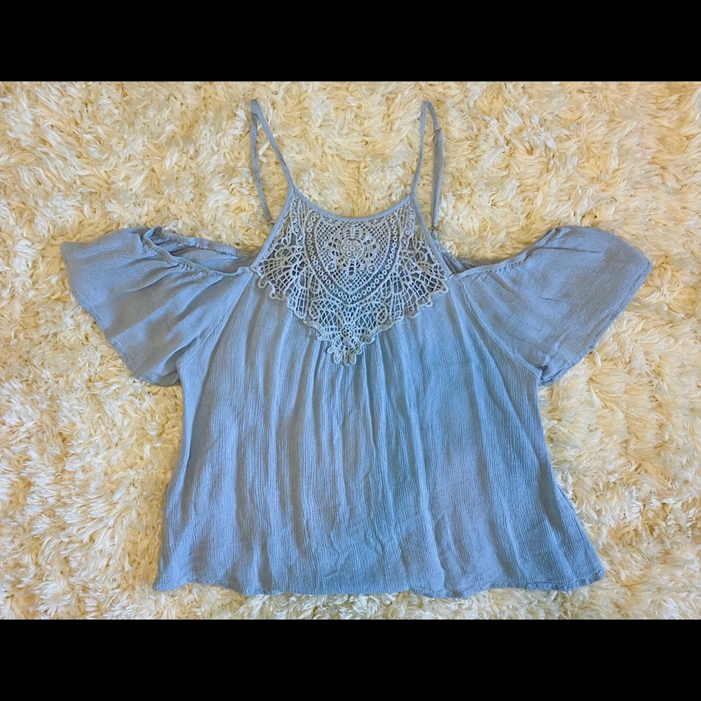 light blue open shoulder top!! 🦋💫 ⁣⁣⁣